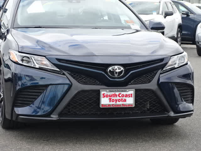 Used 2020 Toyota Camry SE w/ Convenience Package FWD image 4
