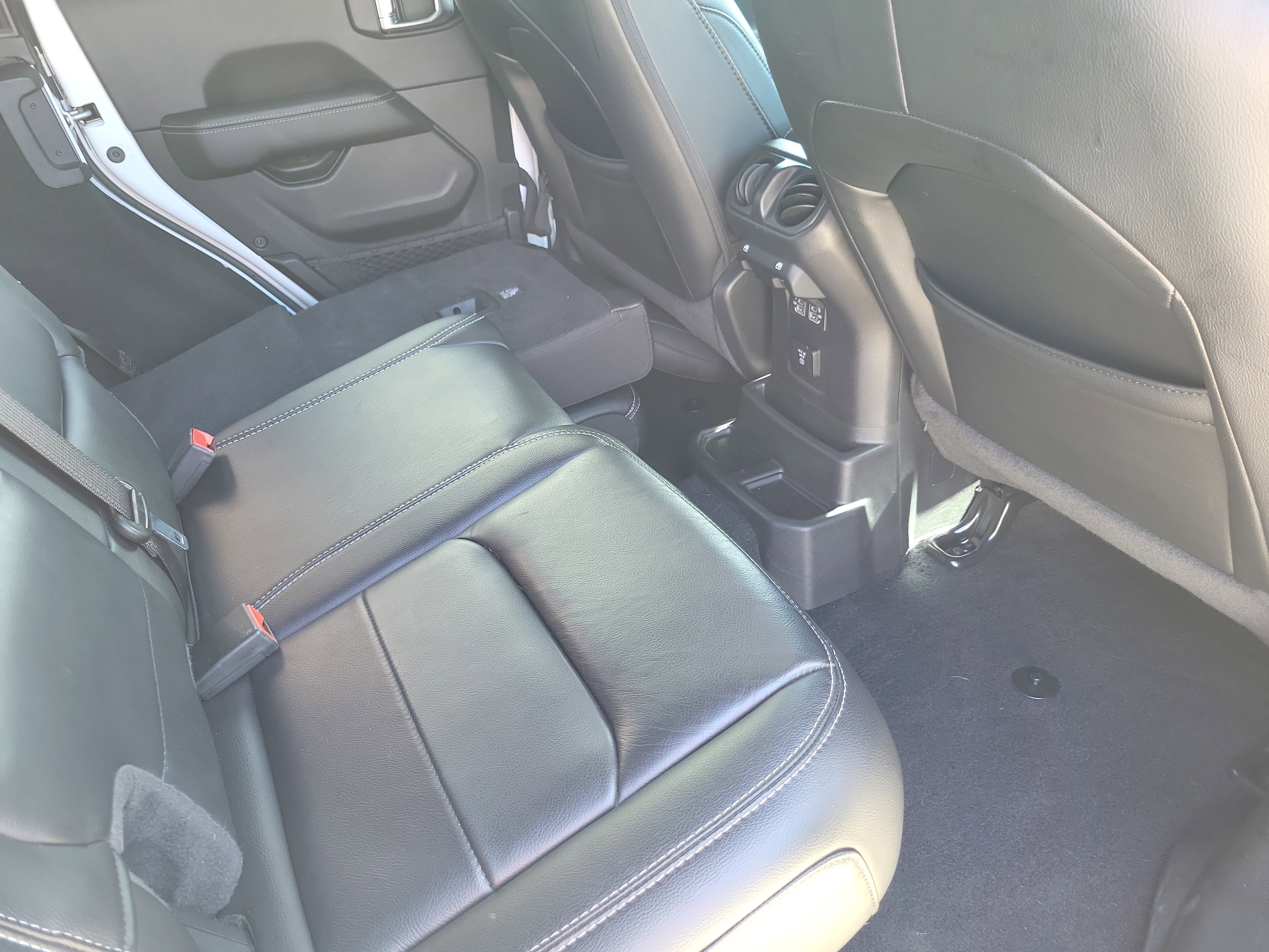 Used 2021 Jeep Wrangler Unlimited Sahara image 11