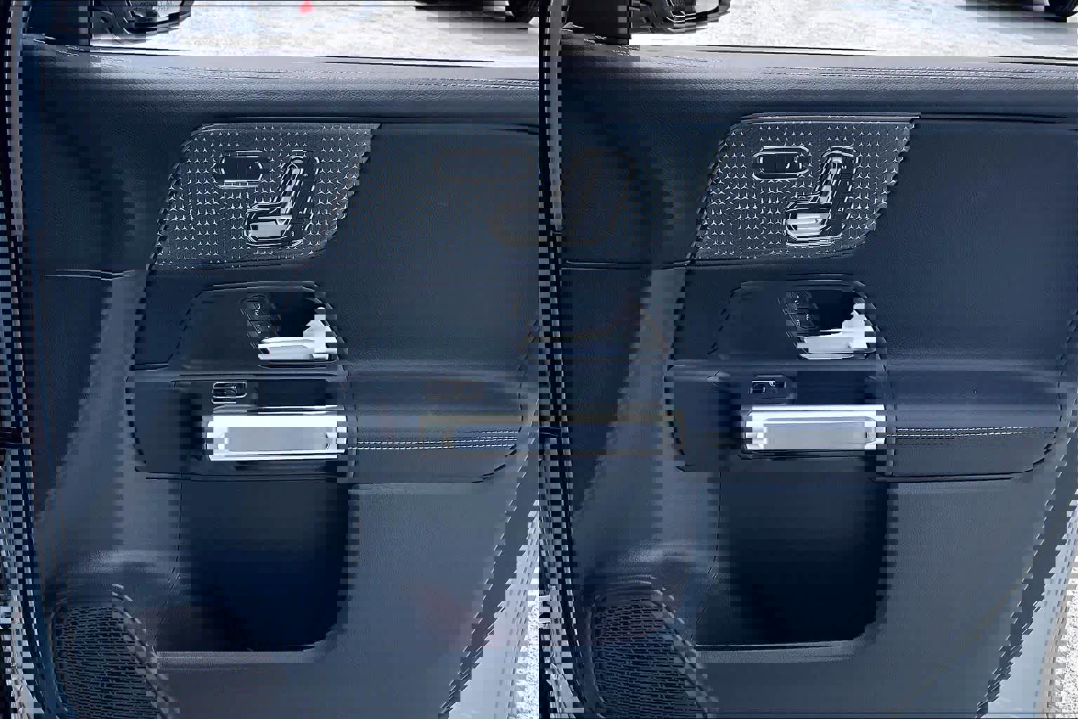 Used 2025 Mercedes-Benz GLB 250 image 22