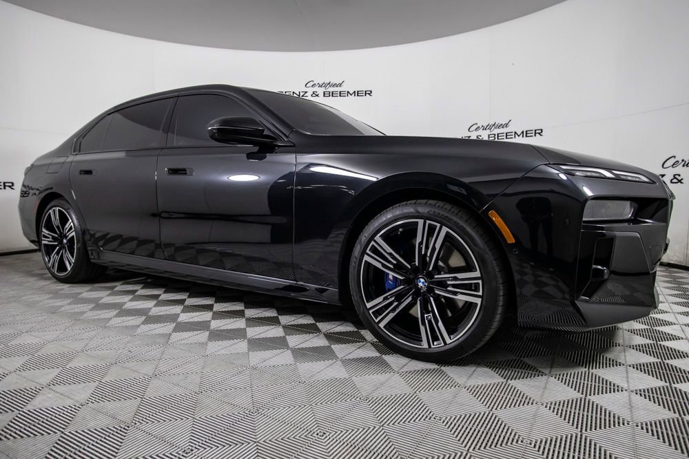 Used 2023 BMW 740i RWD image 3