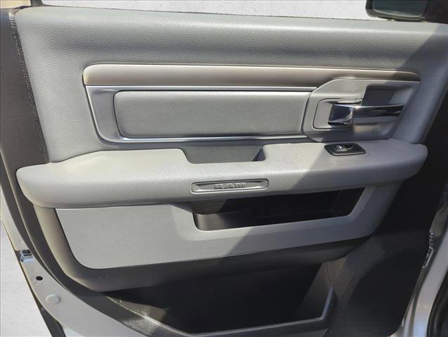 Used 2019 RAM 1500 Classic SLT w/ Luxury Group AWD/4WD image 12