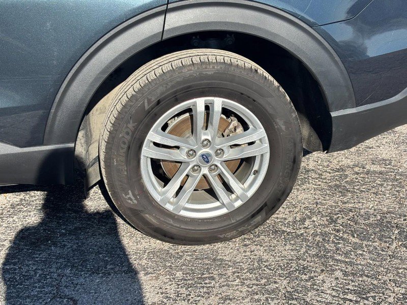 Used 2023 Ford Explorer XLT w/ Equipment Group 202A AWD/4WD image 11