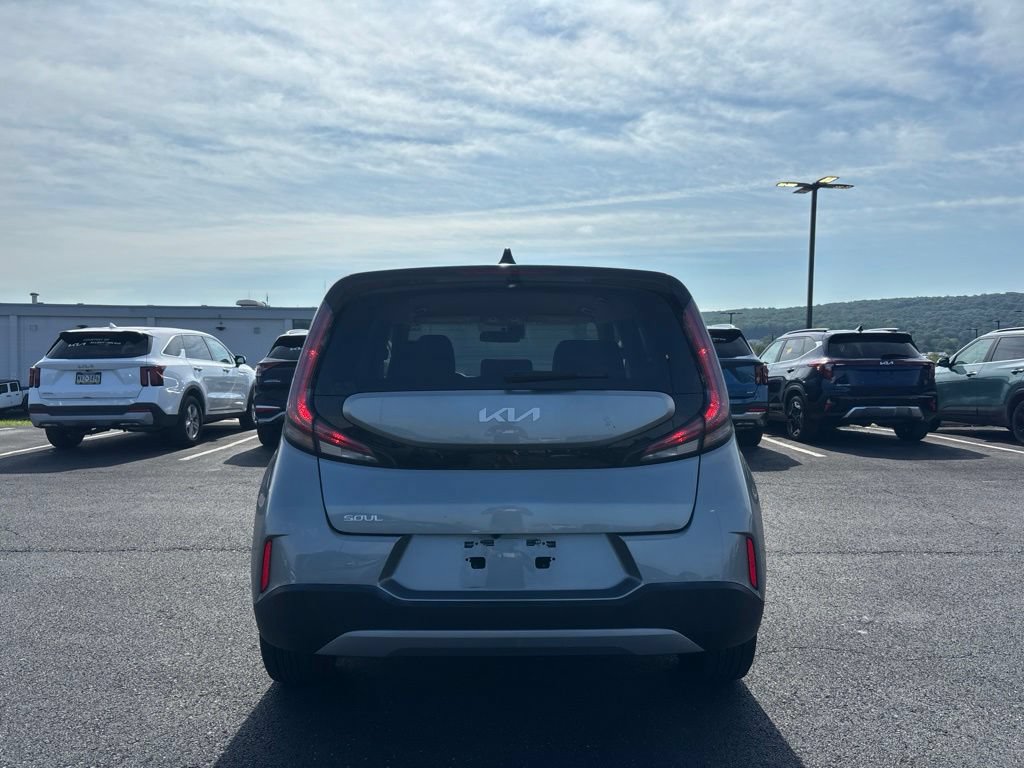 Certified 2024 Kia Soul LX w/ Option Group 015 FWD image 4