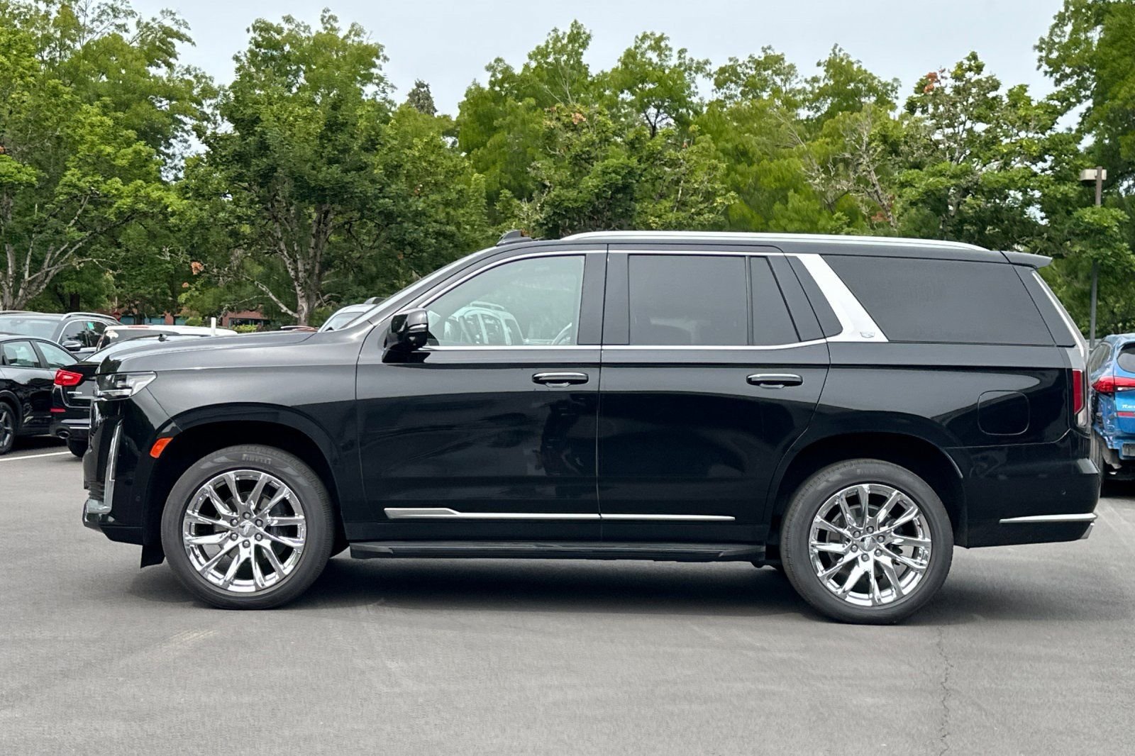 Used 2023 Cadillac Escalade Premium Luxury Platinum AWD/4WD image 7