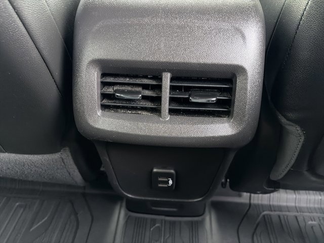 Used 2024 GMC Terrain SLT w/ Infotainment Package II image 12