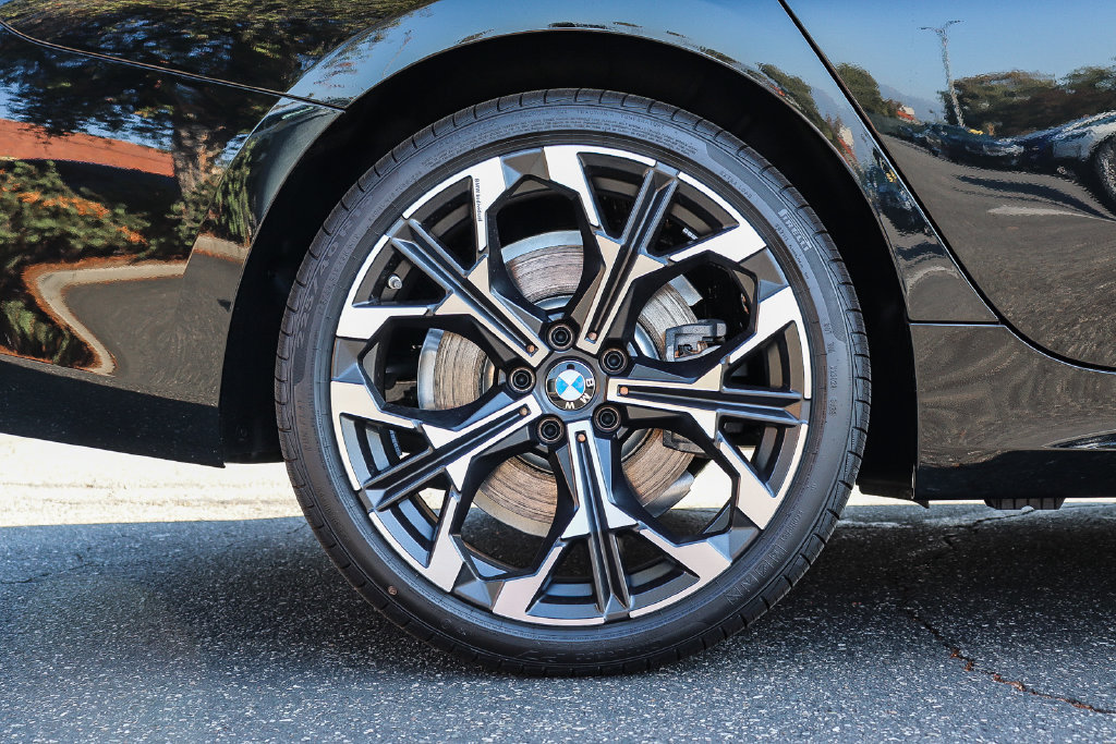 New 2026 BMW 330i Sedan RWD image 8