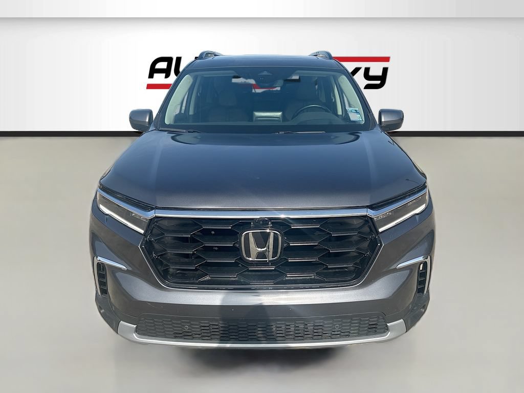 Used 2023 Honda Pilot Elite image 2