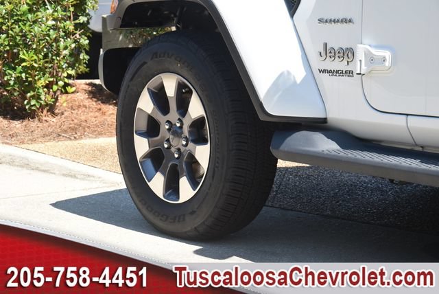 Used 2018 Jeep Wrangler Unlimited Sahara AWD/4WD image 18