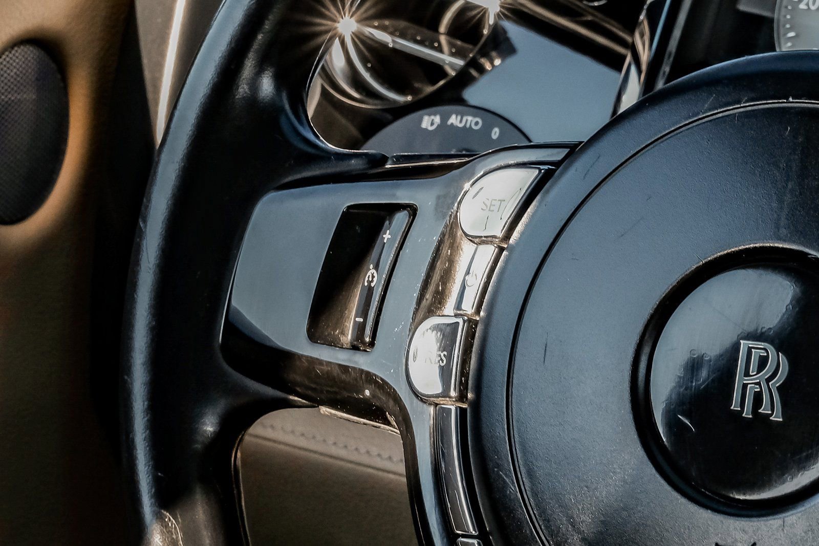 Used 2015 Rolls-Royce Ghost RWD image 18