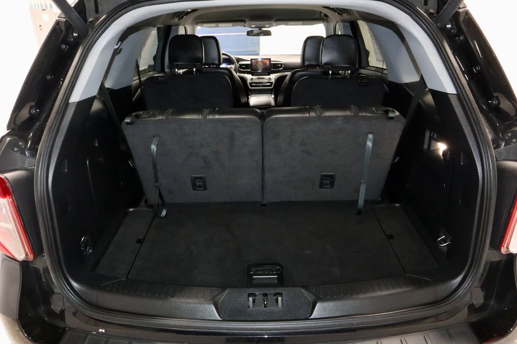 Certified 2022 Ford Explorer XLT w/ Equipment Group 202A image 15
