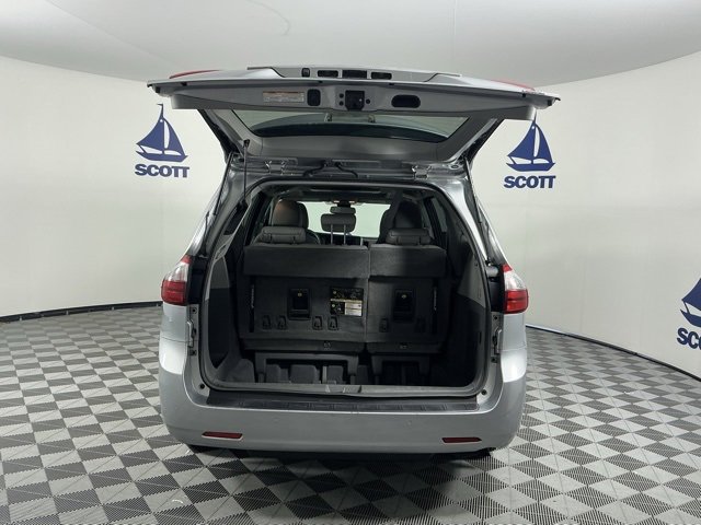 Used 2020 Toyota Sienna XLE Premium image 21