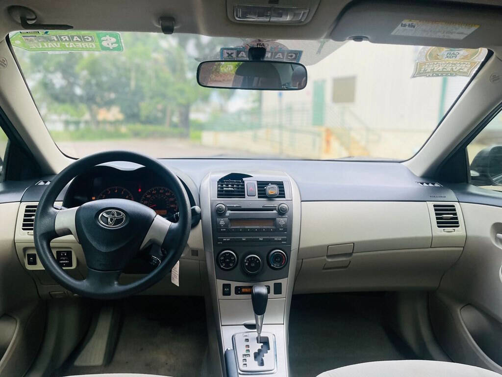 Used 2011 Toyota Corolla LE image 13