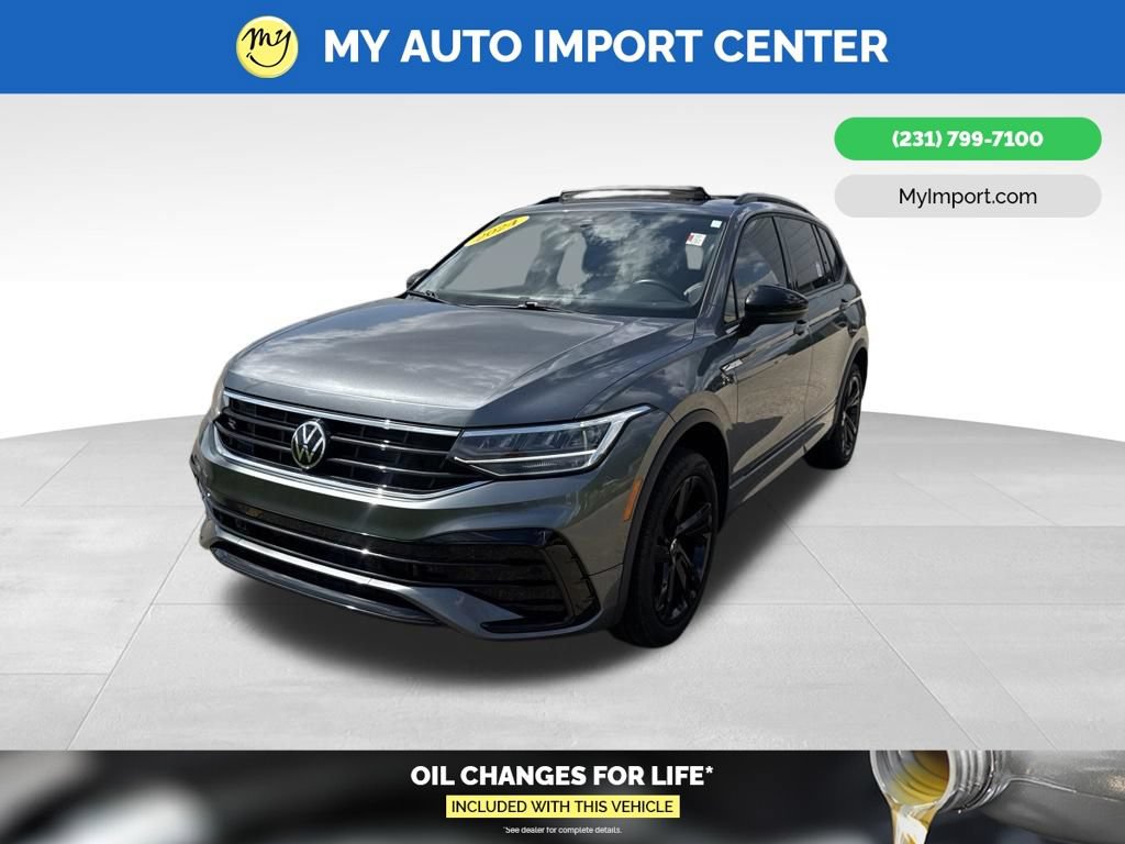 Used 2024 Volkswagen Tiguan SE R-Line AWD/4WD image 3
