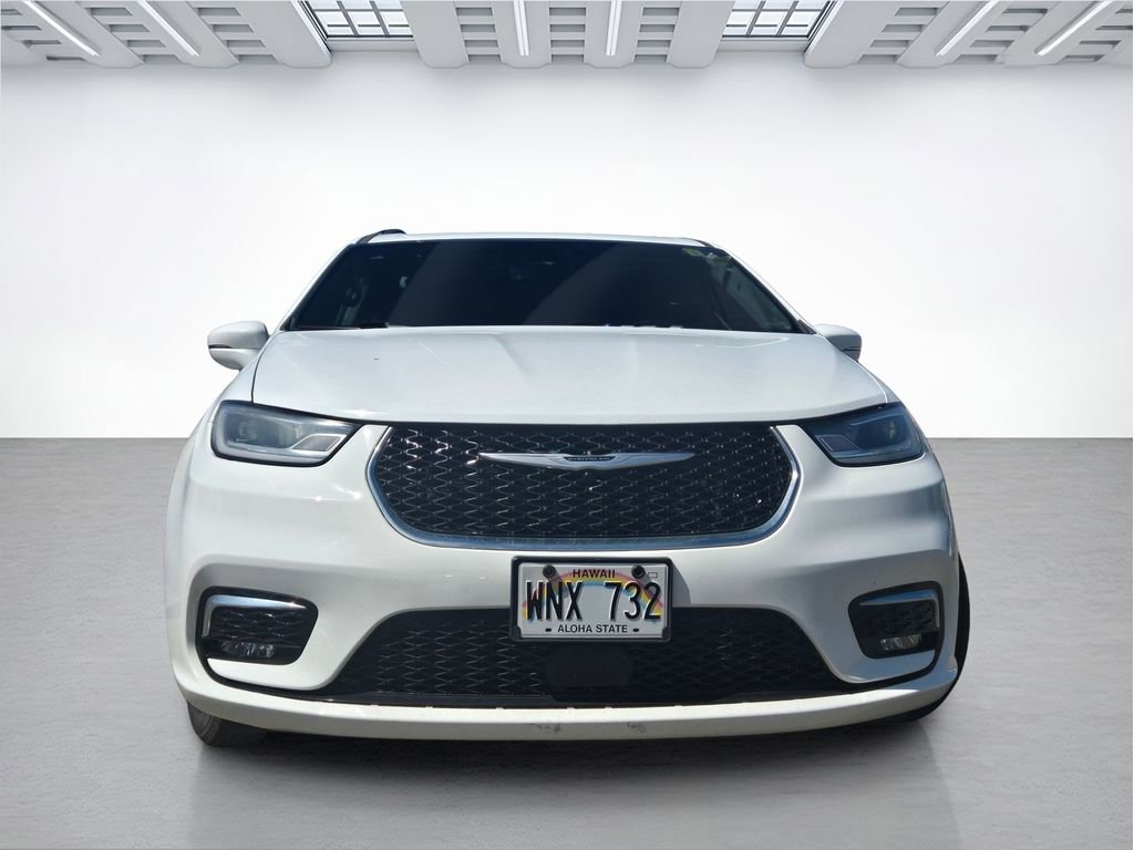 Used 2022 Chrysler Pacifica Touring-L FWD image 2