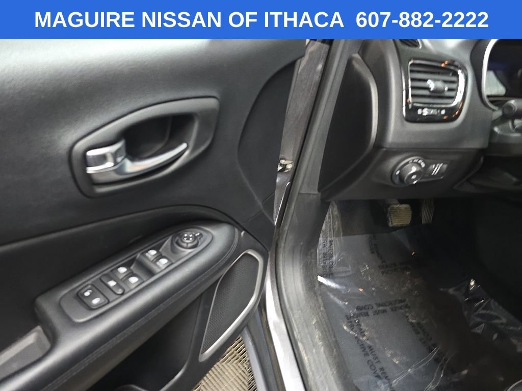 Used 2020 Jeep Compass Latitude AWD/4WD image 27