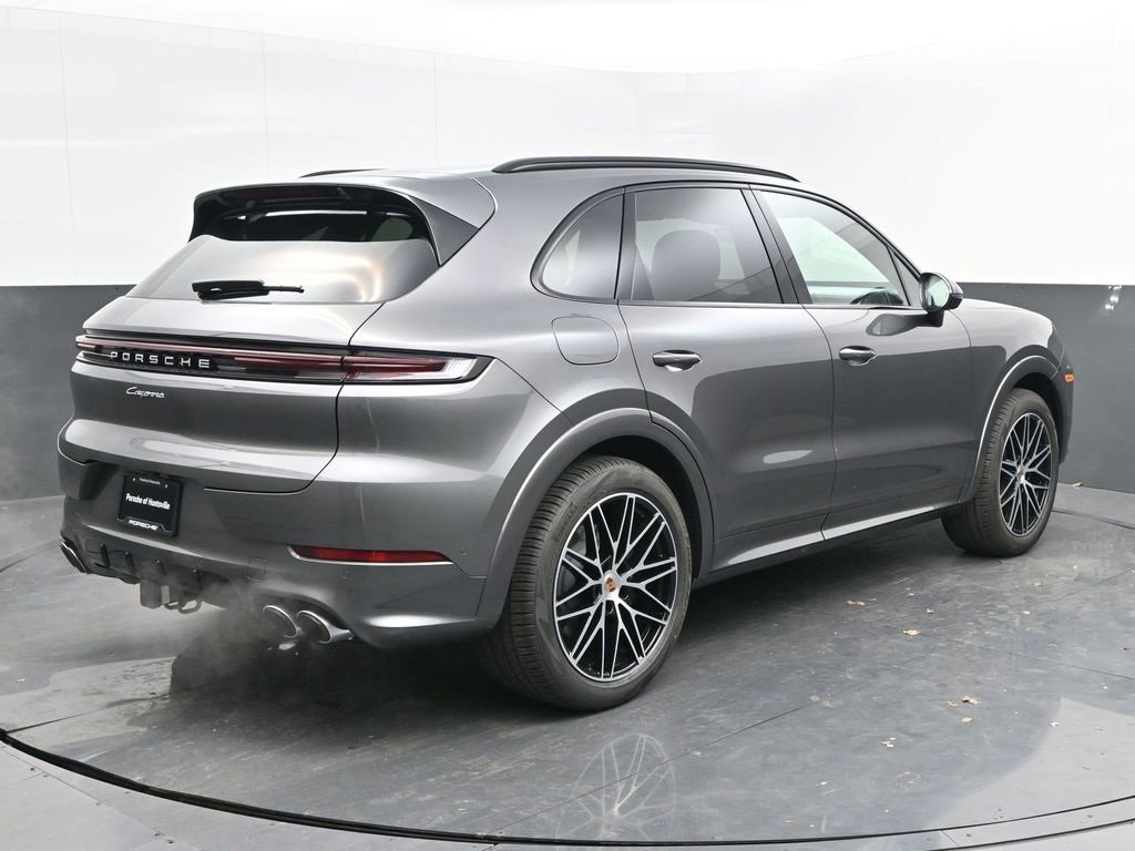 Certified 2025 Porsche Cayenne image 10