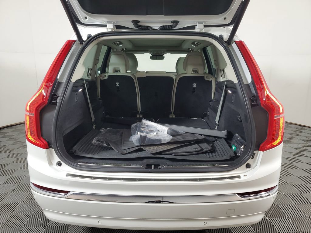 Certified 2024 Volvo XC90 B5 Plus w/ Protection Package Premier image 11