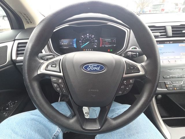 Used 2019 Ford Fusion SE image 33