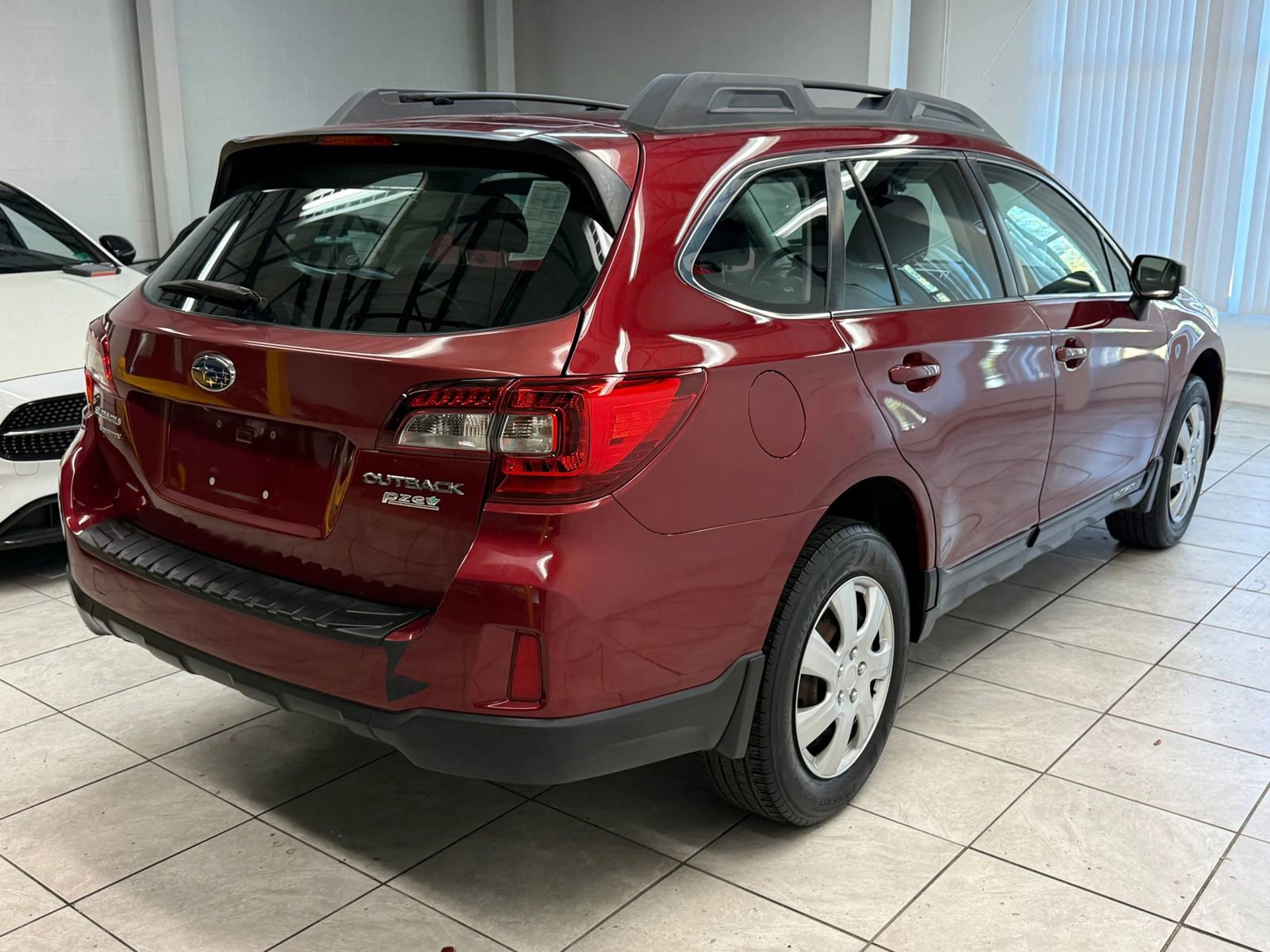 Used 2015 Subaru Outback 2.5i image 9