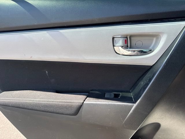 Used 2019 Toyota Corolla LE w/ Carpet Mat Package (TMS) FWD image 19