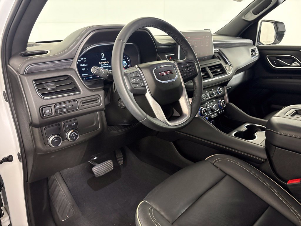 Used 2024 GMC Yukon SLT w/ SLT Luxury Package RWD image 23