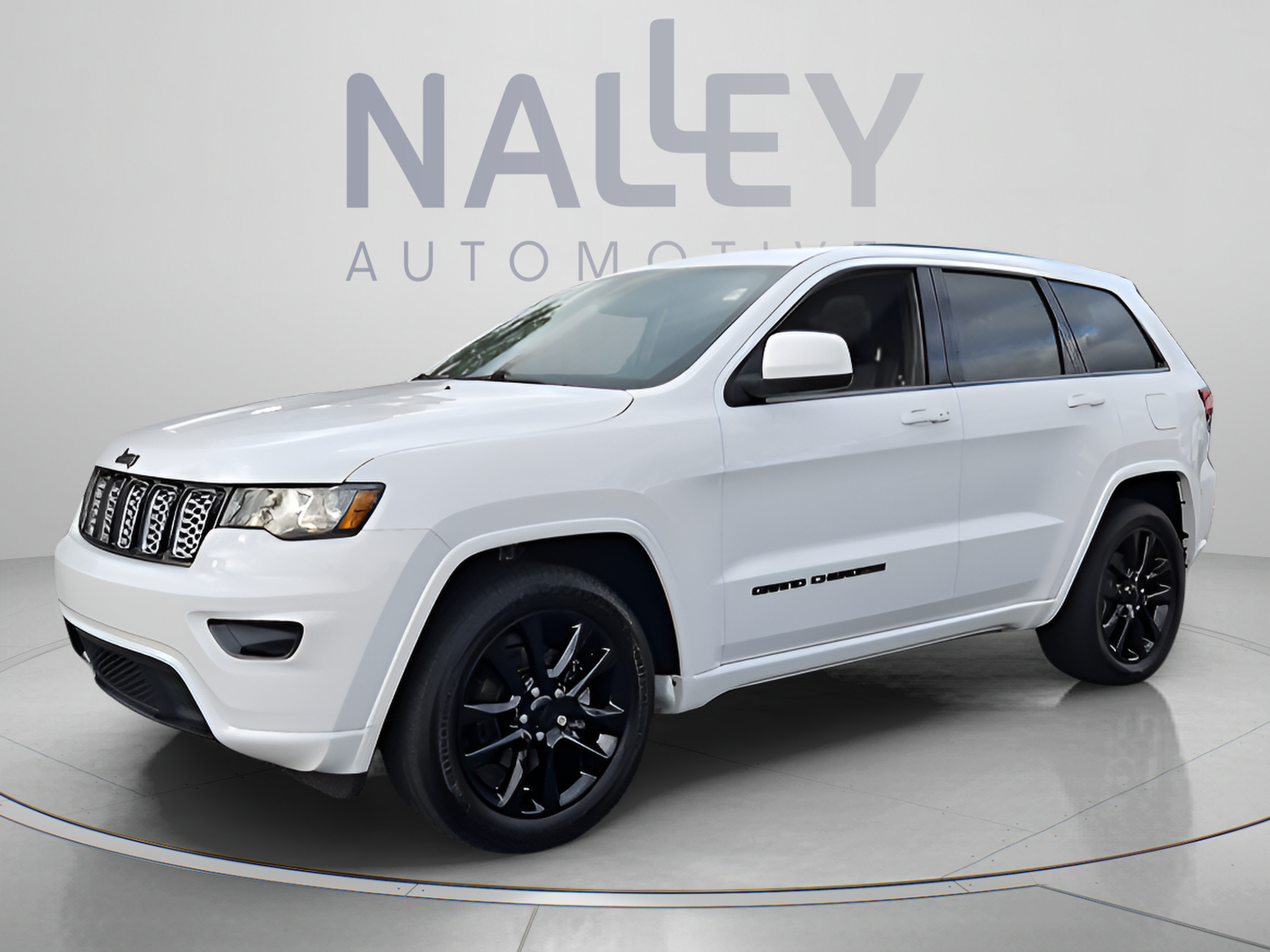 Used 2020 Jeep Grand Cherokee Altitude RWD image 1