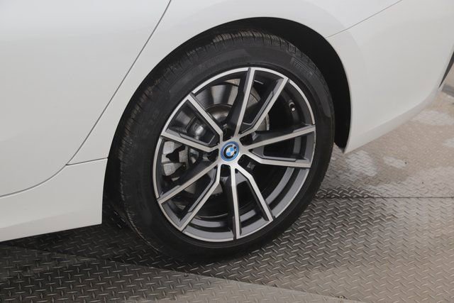 Used 2022 BMW 330e xDrive image 14