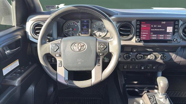 Used 2020 Toyota Tacoma TRD Off-Road w/ Technology Package AWD/4WD image 24