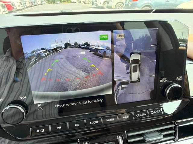 Used 2025 Nissan Pathfinder Platinum AWD/4WD image 37