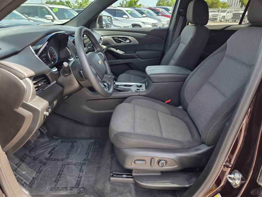 Used 2023 Chevrolet Traverse LT FWD image 5