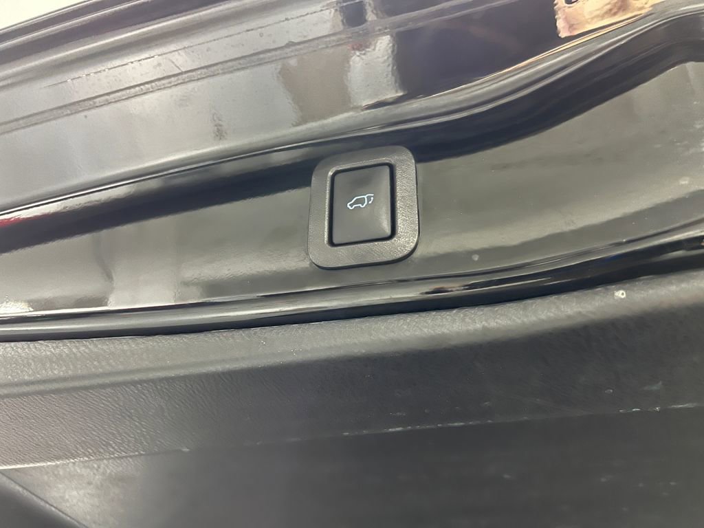 Used 2018 Toyota Highlander SE image 46