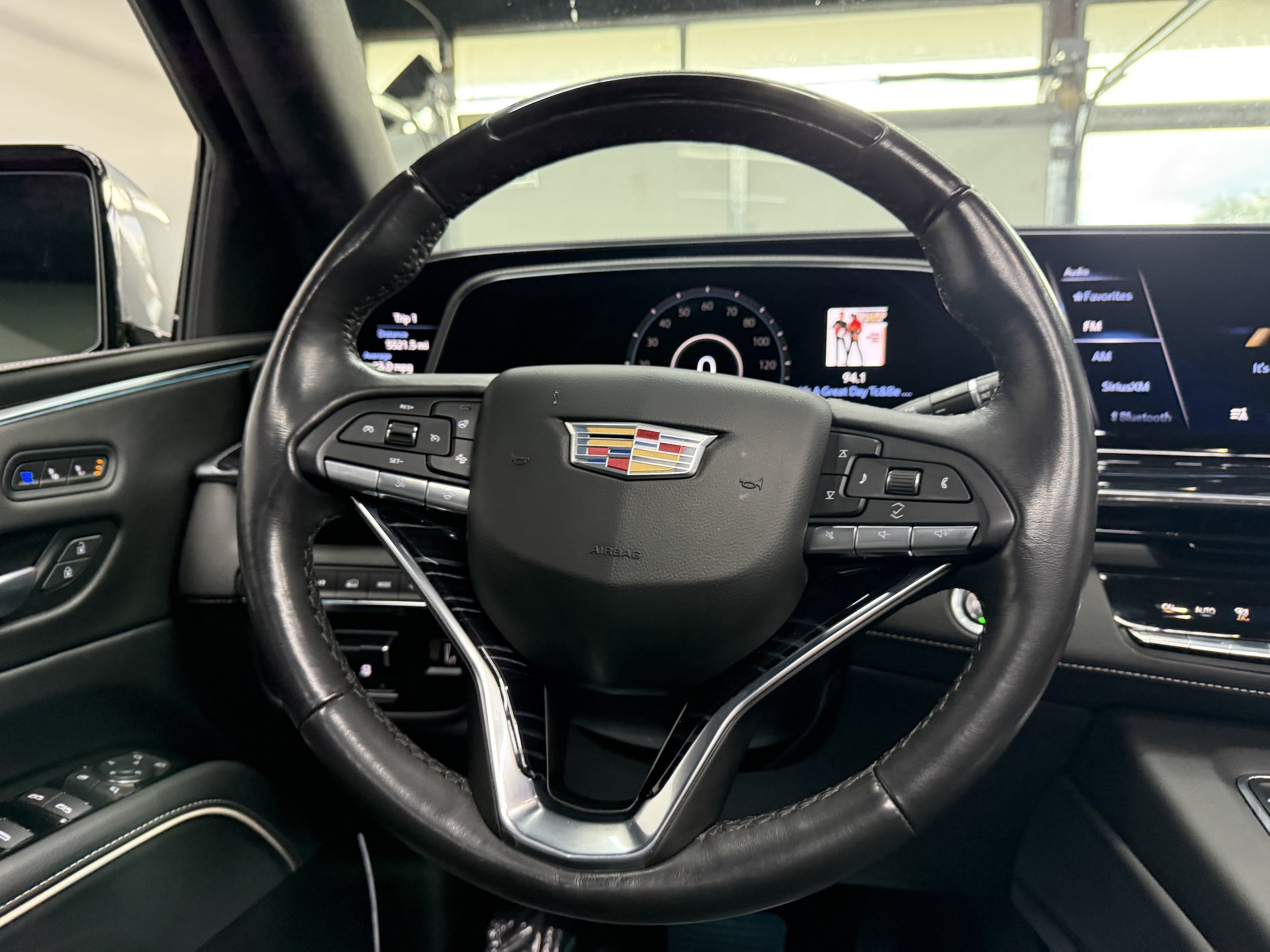 Used 2023 Cadillac Escalade Sport w/ LPO, ONYX Package AWD/4WD image 15