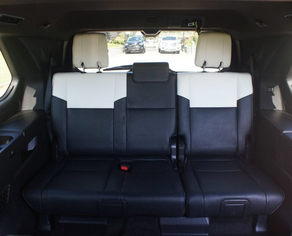 Used 2025 Toyota Sequoia Capstone AWD/4WD image 16