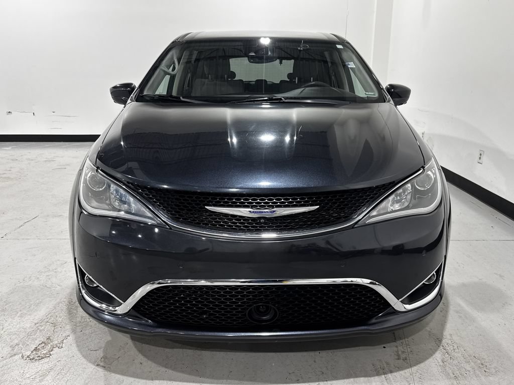 Used 2020 Chrysler Pacifica Touring w/ Advanced Safetytec Group FWD image 11