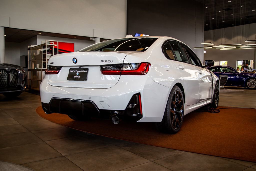 New 2026 BMW 330i xDrive Sedan w/ M Sport Package AWD/4WD image 3