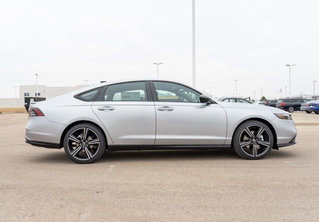Used 2024 Honda Accord Sport image 8
