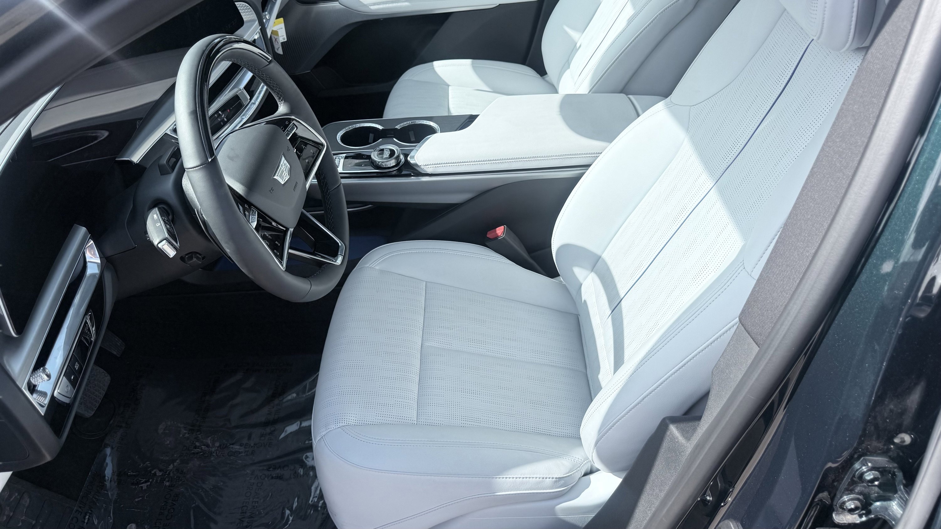 Used 2024 Cadillac Lyriq Luxury AWD/4WD image 29
