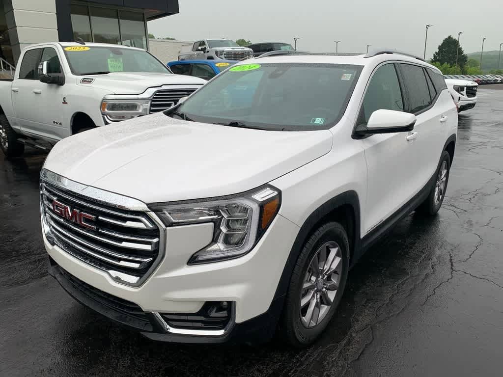 Used 2024 GMC Terrain SLT w/ Infotainment Package II AWD/4WD image 9
