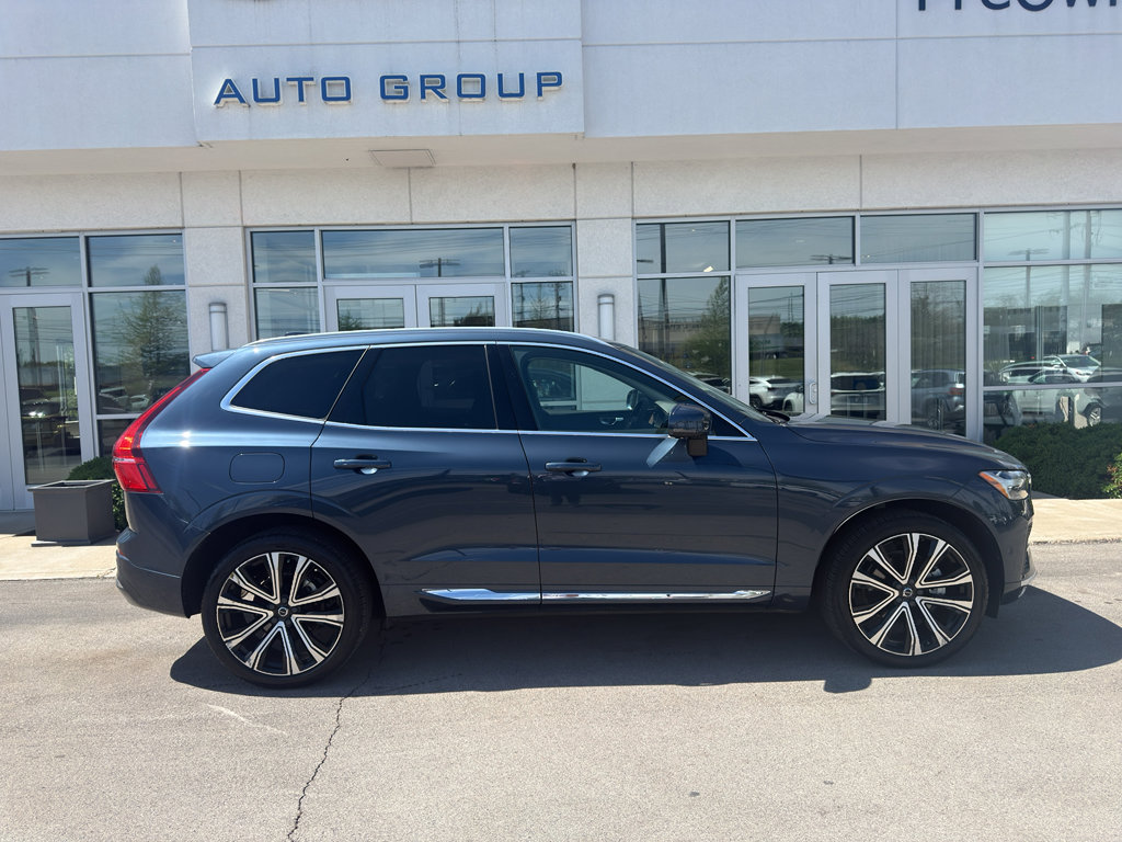 Used 2023 Volvo XC60 B5 Ultimate w/ Climate Package image 2