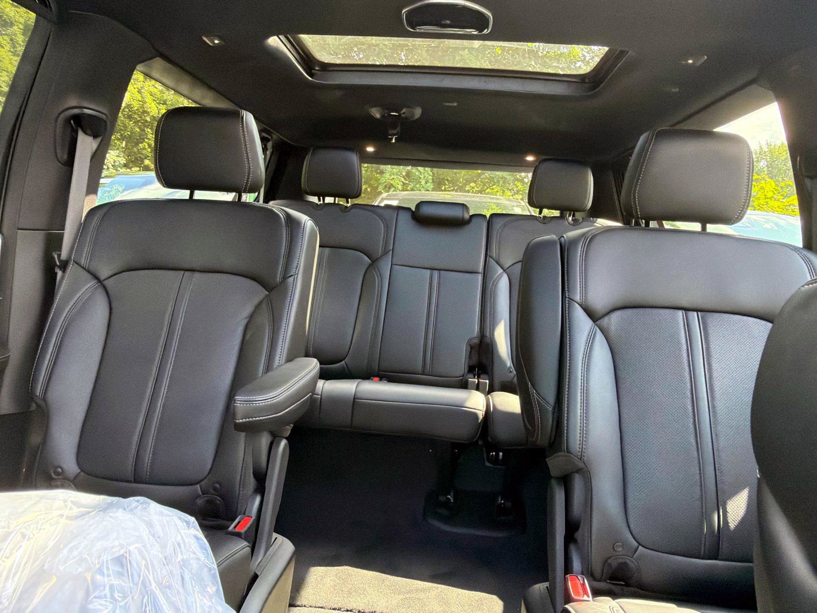 New 2026 Jeep Grand Wagoneer L Summit w/ Premium Group III AWD/4WD image 8