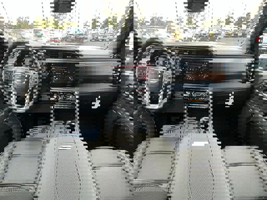 New 2025 GMC Sierra 2500 Denali w/ Denali Reserve Package image 17