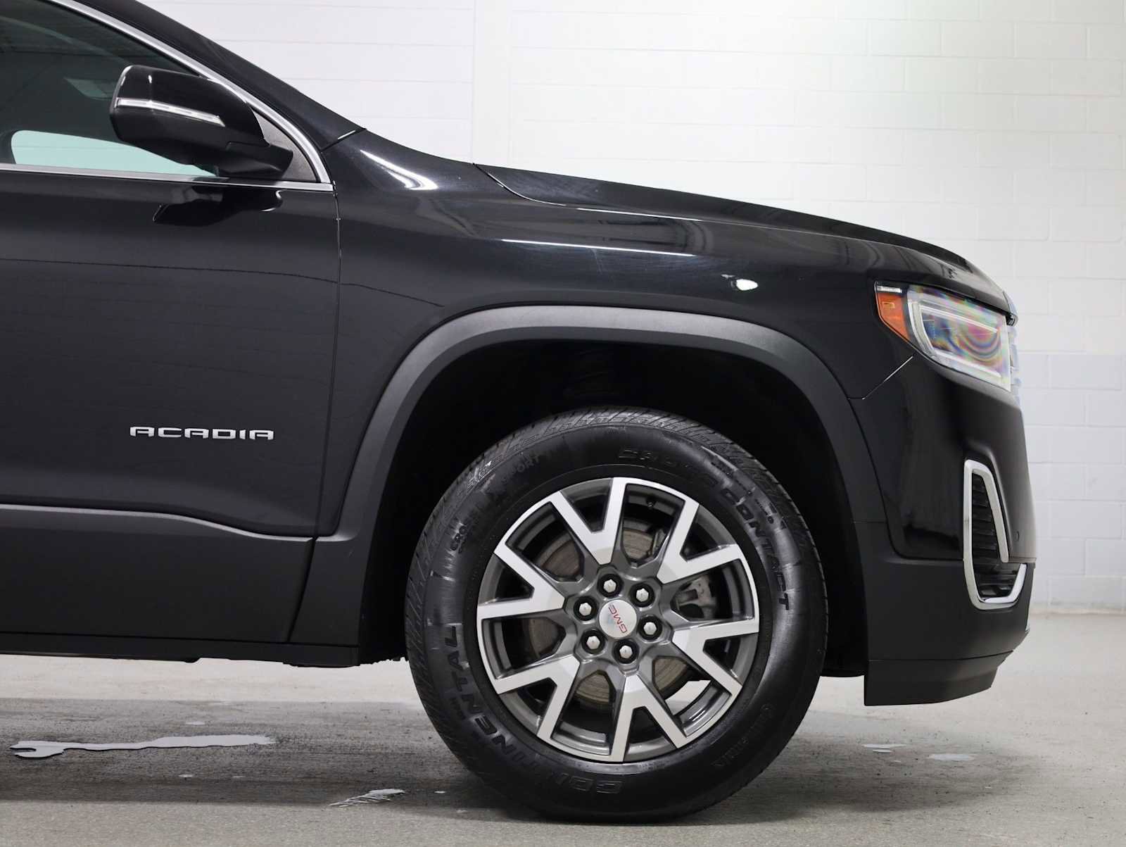 Used 2023 GMC Acadia SLE w/ Driver Convenience Package FWD image 11