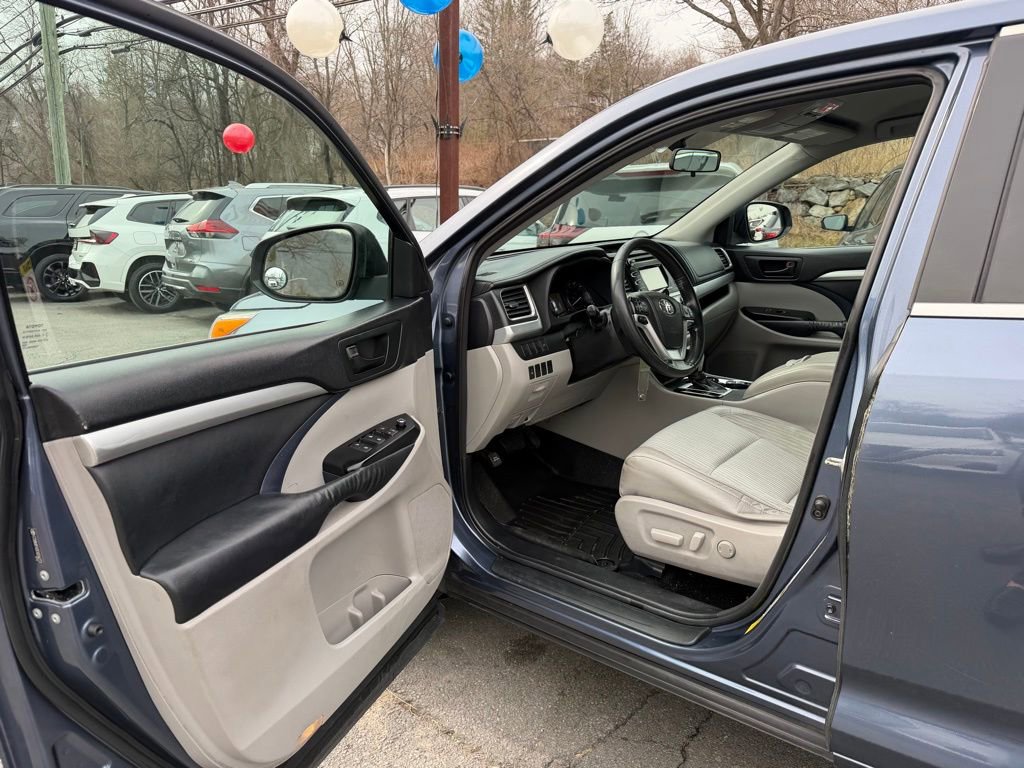 Used 2014 Toyota Highlander Plus image 15