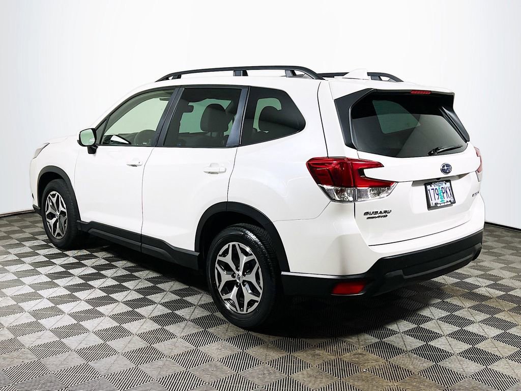 Used 2023 Subaru Forester Premium image 5