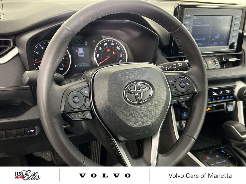 Used 2021 Toyota RAV4 XLE Premium image 12
