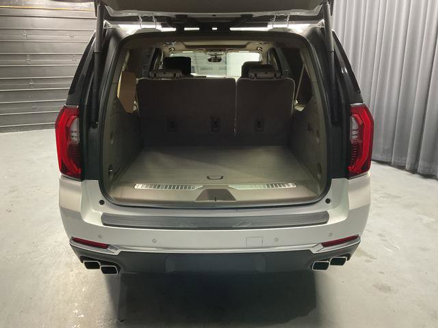 Used 2025 GMC Yukon XL Denali w/ Denali Reserve Package AWD/4WD image 5