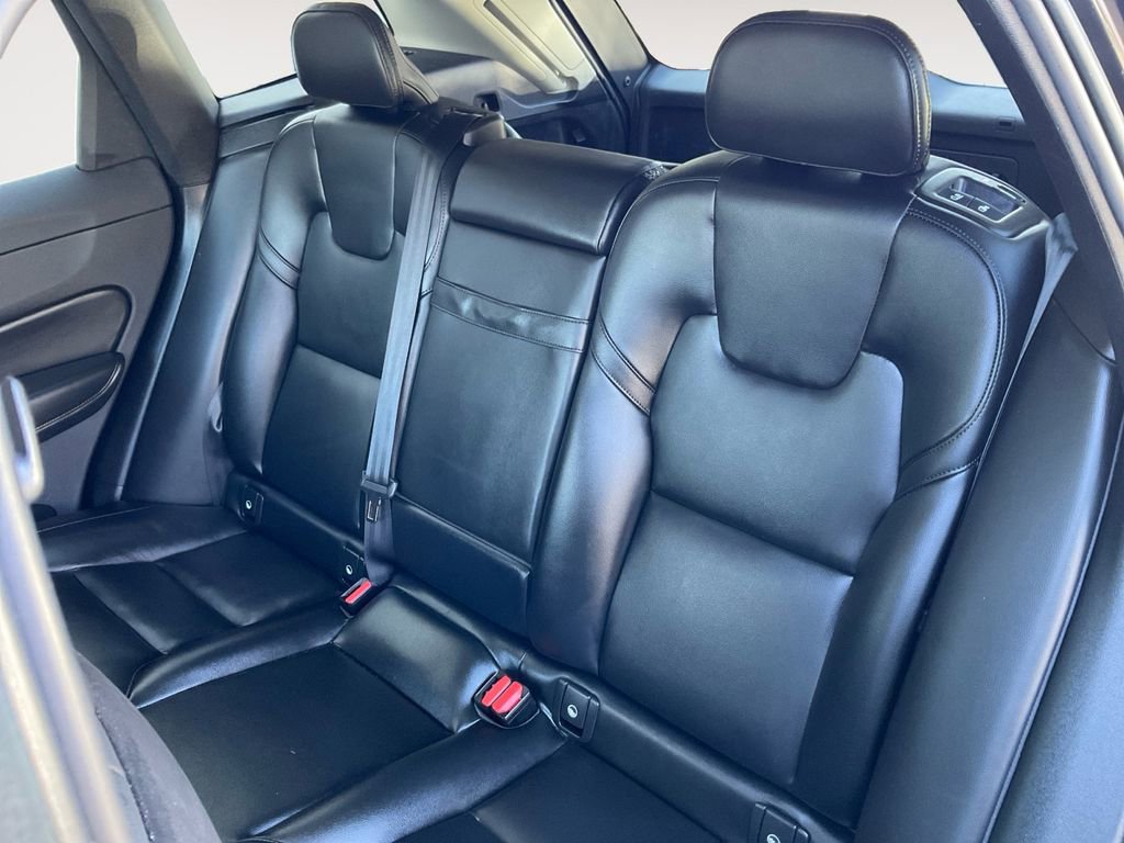 Certified 2023 Volvo XC60 B5 Core w/ Climate Package image 13