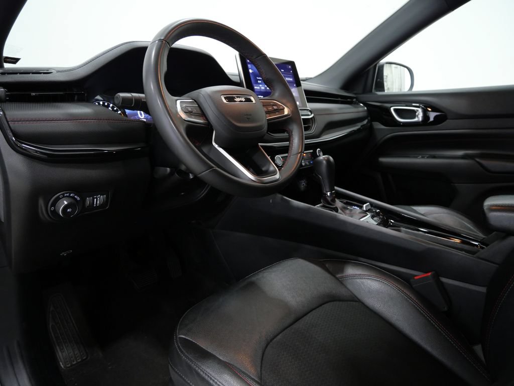 Used 2024 Jeep Compass Trailhawk AWD/4WD image 11