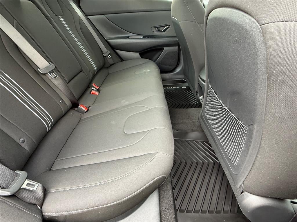 New 2026 Hyundai Elantra SEL Sport FWD image 11