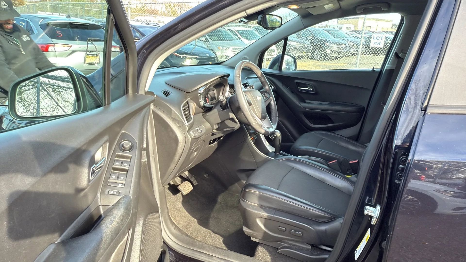 Used 2021 Chevrolet Trax LT w/ Driver Confidence Package image 23